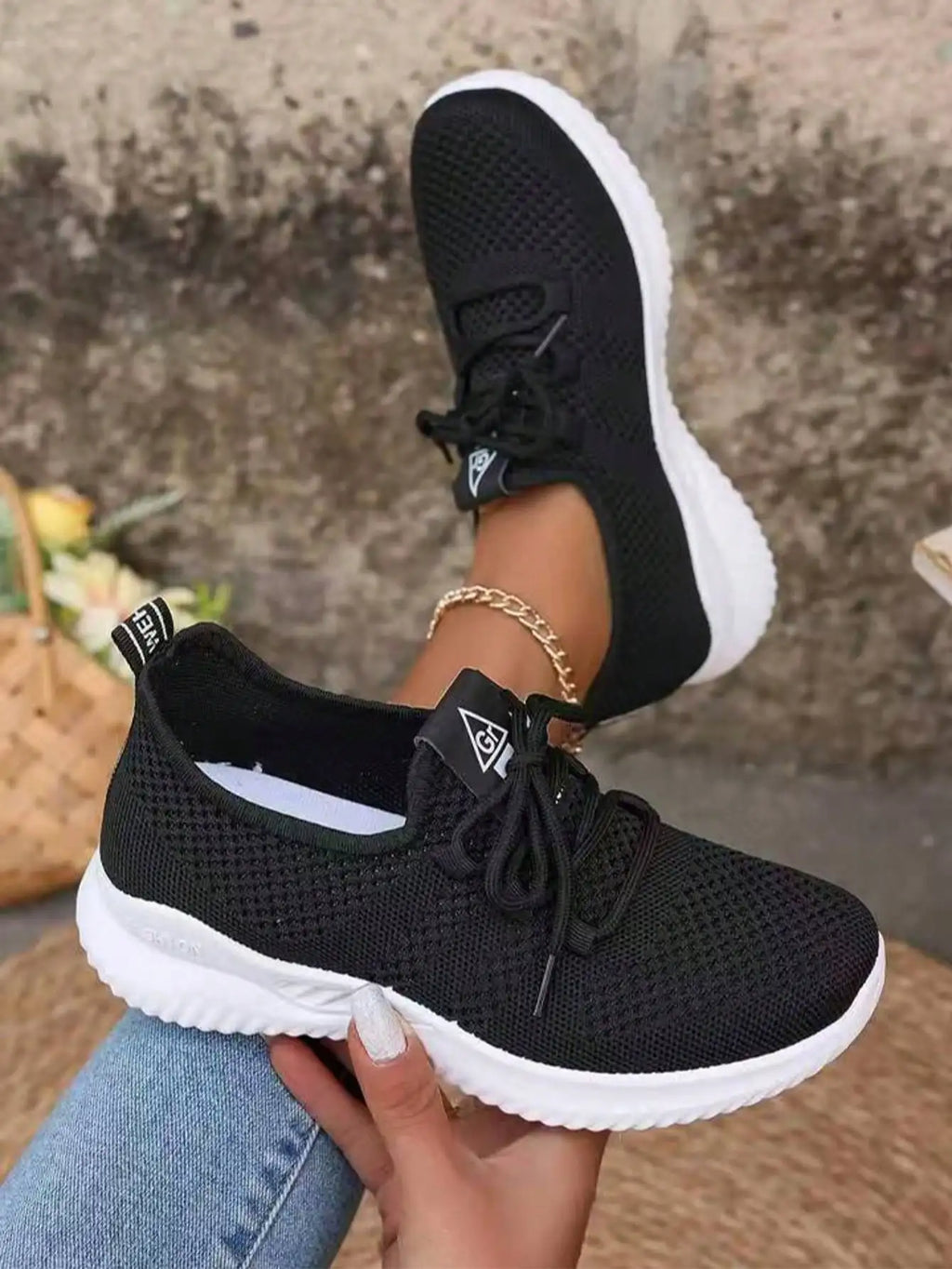 Women's Lightweight Walking Sneakers Breathable Mesh Upper Non-Slip Outsole Comfortable Slip-On Casual Shoes